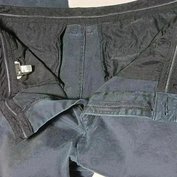 Men's Oakley Pants. Size  36x31. - Picture 7 of 7